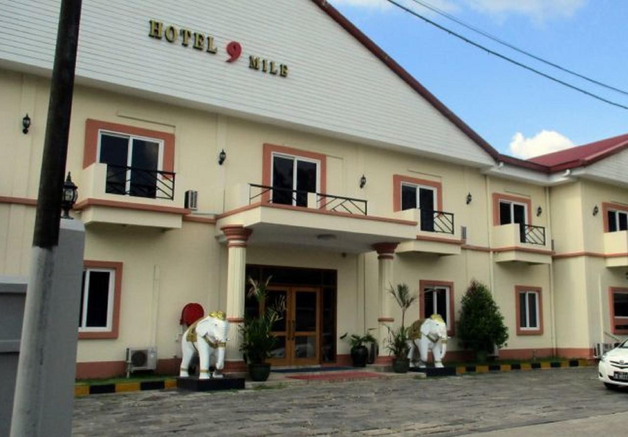 Hotel 9 Mile Yangon Exteriör bild