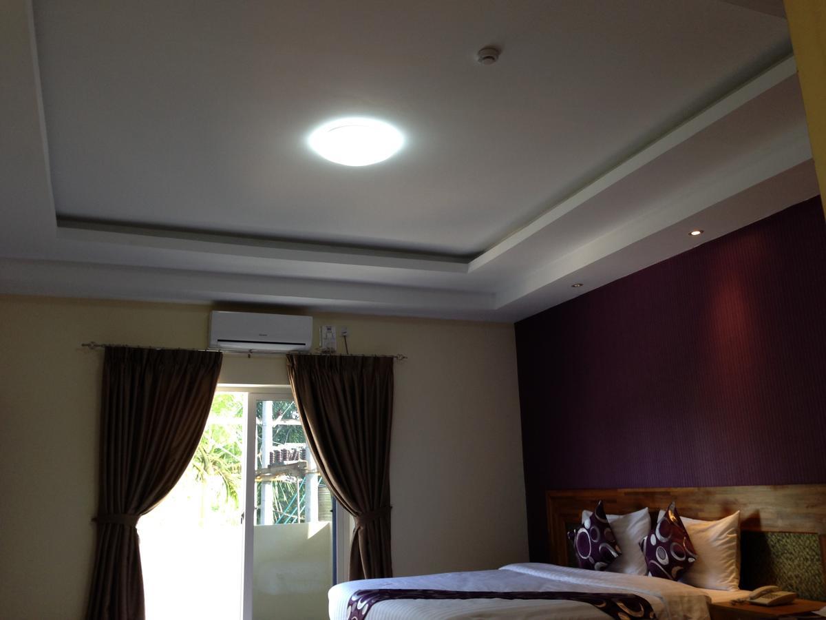 Hotel 9 Mile Yangon Exteriör bild