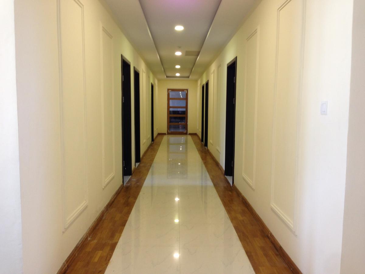 Hotel 9 Mile Yangon Exteriör bild