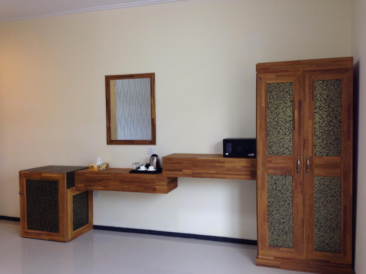 Hotel 9 Mile Yangon Exteriör bild