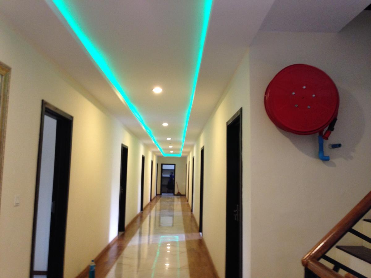 Hotel 9 Mile Yangon Exteriör bild